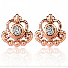 Load image into Gallery viewer, Heart Crown Earrings