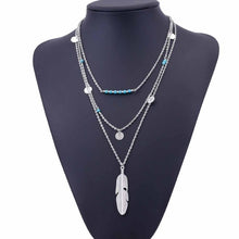 Load image into Gallery viewer, Feather Detailed Triple Necklace